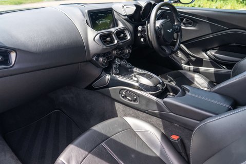 Aston Martin Vantage 4.0 V8 Coupe 9