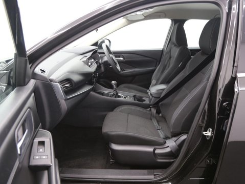 Nissan Qashqai 1.3 DIG-T MHEV Visia Euro 6 (s/s) 5dr 22