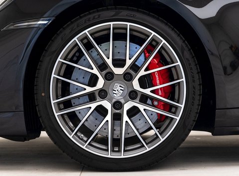 Porsche 911 Turbo (992) 8