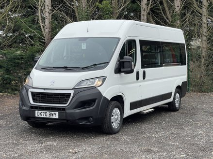 Peugeot Boxer BLUEHDI 335 L3H2 15 Seat Non-D1 minibus with AC, Nav, Cruise, Camera. ULEZ