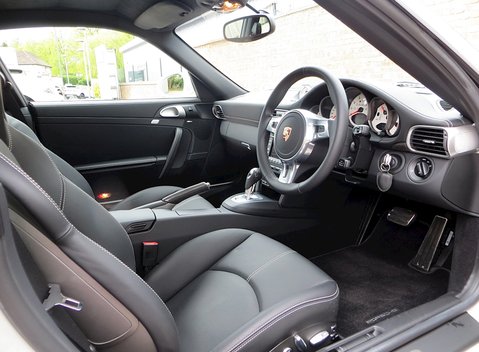 Porsche 911 (997) Turbo S 8