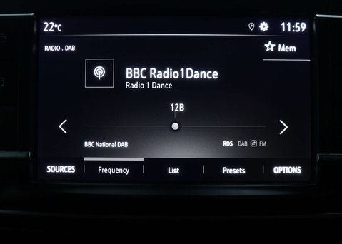Vauxhall Vivaro 3100 75kWh Dynamic Panel Van 5dr Electric Auto L2 H1 (136 ps) 19