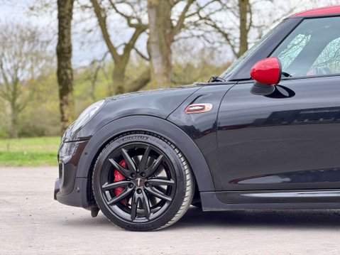 Mini Hatch 2.0 John Cooper Works Auto 3dr 29