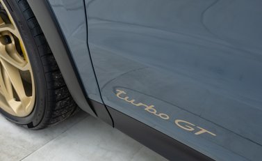Porsche Cayenne Turbo GT 32