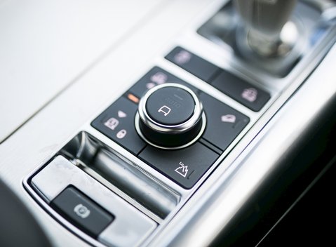 Land Rover Range Rover Sport 5.0 SVR 18