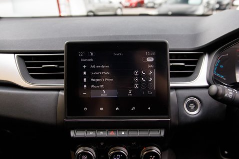 Renault Captur TECHNO E-TECH 26