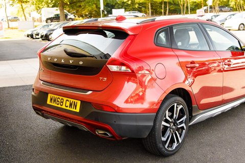 Volvo V40 T3 CROSS COUNTRY PRO 7