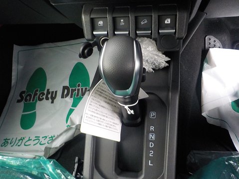 Suzuki Jimny Nomade 5 Door FC 4WD ALLGRIP 1.5 AUTO + JC74W NEW DELIVERY MILEAGE 13