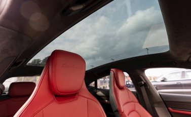 Porsche Taycan Turbo S 14