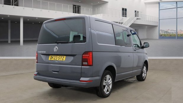 Volkswagen Transporter AUTO Crew Cab 204ps SWB L1H1 T32 Kombi Highline Air Con Cam EURO 6 56