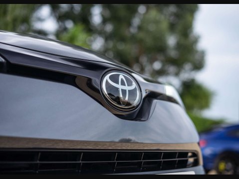 Toyota C-HR 2.0 C-HR GR Sport HEV CVT 5dr 17