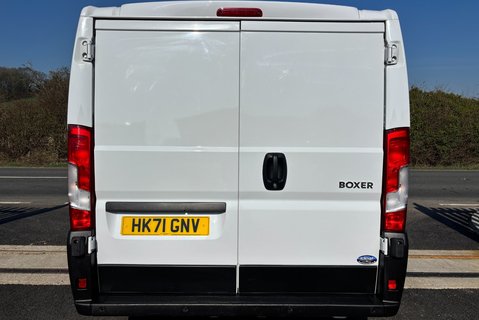 Peugeot Boxer 333 L1 H1 120 ps BlueHdi Professional - Sat Nav & Air Con 11