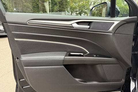 Ford Mondeo VIGNALE HYBRID - RARE CAR -CAMERA-HEATED/COOLED/ELECTRIC SEATS -HUGE SPEC 23