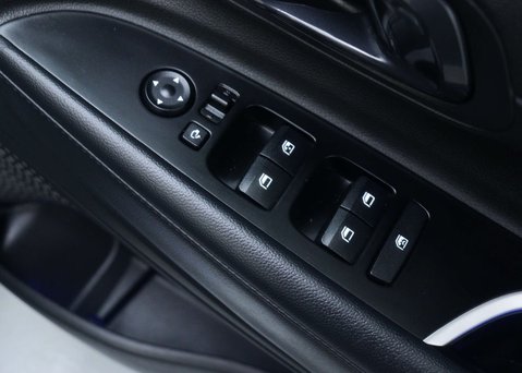 Hyundai BAYON 1.0 T-GDi MHEV Premium SUV 5dr Petrol Hybrid DCT Euro 6 (s/s) (100 ps) 39