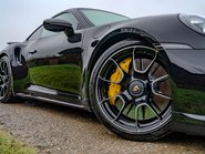 Porsche 911 Turbo S PDK Coupe 26