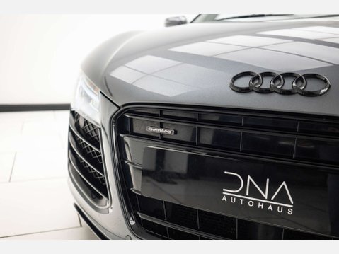 Audi R8 5.2 R8 Quattro V10 Semi-Auto 4WD 2dr 47