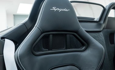 Porsche 718 Boxster Spyder 14