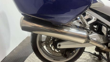 Yamaha FJR1300 2005 49K FULL LUGGAGE NEW MOT NEW TYRES SERVICED 18