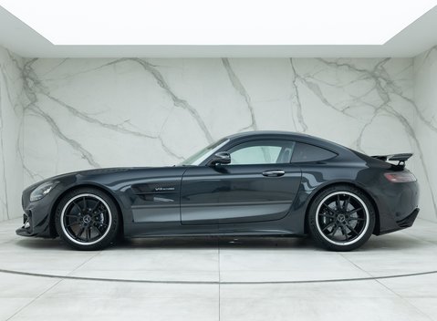 Mercedes-Benz AMG GT R PRO 2