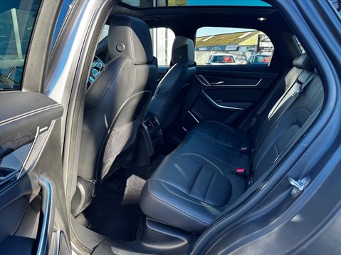 Jaguar F-Pace R-DYNAMIC HSE BLACK 57