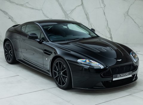 Aston Martin V12 Vantage S Coupe 10