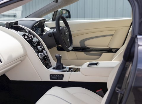 Aston Martin V12 Vantage S Roadster 16