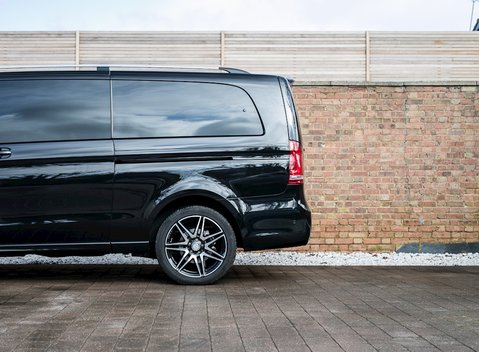 Mercedes-Benz V Class D AMG Line (Extra Long) 8