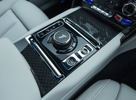 Rolls-Royce Cullinan Series II BLACK BADGE 28