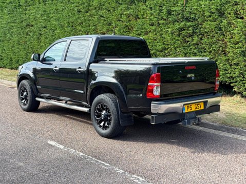 Toyota Hilux 3.0 D-4D Invincible 4WD Euro 5 4dr 7