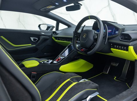 Lamborghini Huracan Tecnica 10
