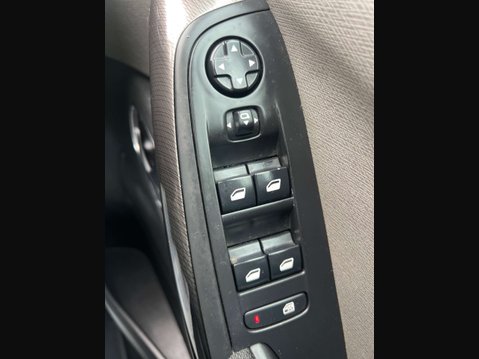 Citroen C4 Picasso 1.6 C4 Picasso Exclusive+ Blue HDi 5dr 34