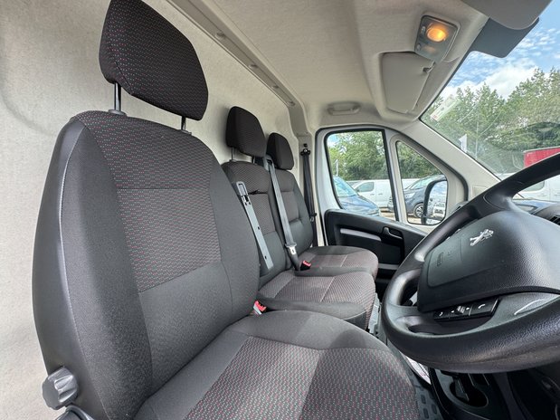 Peugeot Boxer LWB L3H2 Medium Roof Professional Premium Plus 335 14