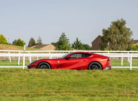 Ferrari 812 Superfast 6