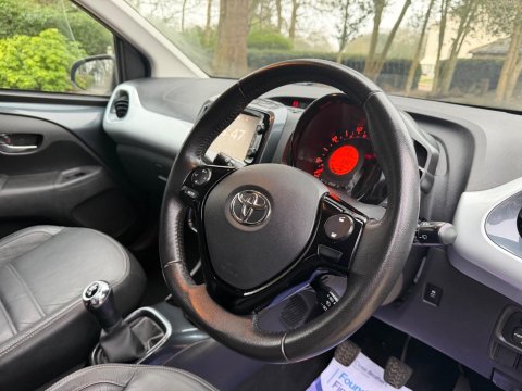 Toyota Aygo 1.0 VVT-i x-clusiv Euro 6 5dr 25