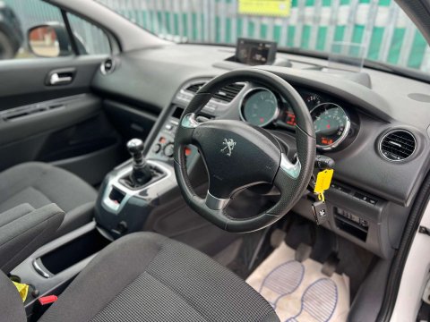 Peugeot 5008 1.6 5008 Allure Blue HDi S/S 5dr 2