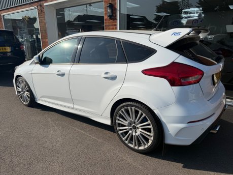Ford Focus RS 2.3T EcoBoost RS Hatchback 5dr Petrol Manual AWD Euro 6 (s/s) (350 ps) 4