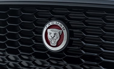 Jaguar XE SV PROJECT 8 38