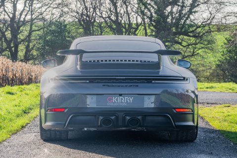 Porsche 911 Carrera 4 GTS HEV 29