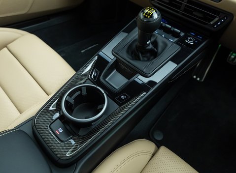 Porsche 911 GT3 TOURING (992) 23