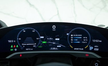 Porsche Taycan Turbo 18