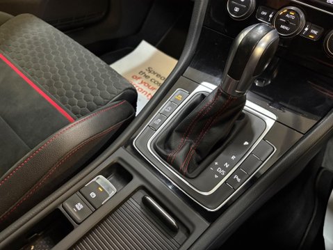 Volkswagen Golf 2.0 TSI GTI DSG Euro 6 (s/s) 3dr 26
