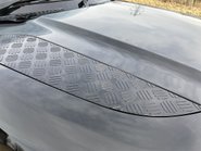 Land Rover Defender V8 31