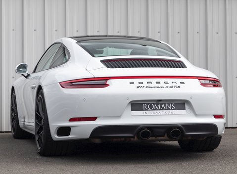 Porsche 911 Carrera 4 GTS (991.2) 3