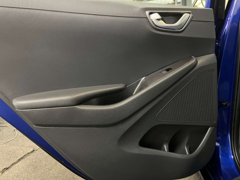 Hyundai IONIQ 1.6 IONIQ First Edition FHEV Semi-Auto 5dr 36