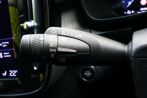 Volvo XC40 2.0 XC40 Inscription Pro B4 MHEV Auto 5dr 44