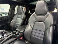 Porsche Cayenne 3.0T V6 GPF SUV 5dr Petrol TiptronicS 4WD Euro 6 (s/s) (340 ps) 6
