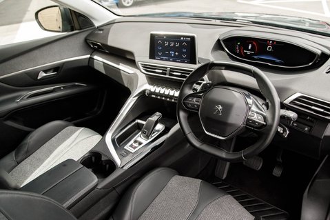 Peugeot 3008 PURETECH S/S ALLURE 4