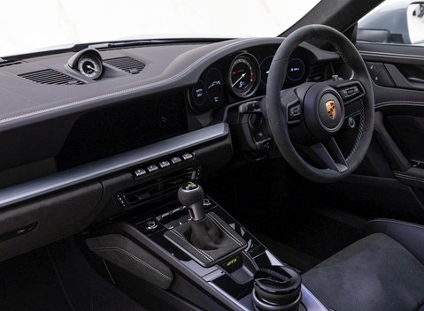 Porsche 911 (992) GT3 14