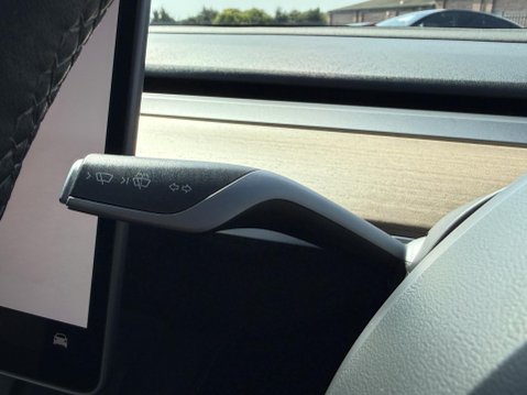 Tesla Model 3 Saloon 4dr Electric Auto RWD (241 bhp) 37