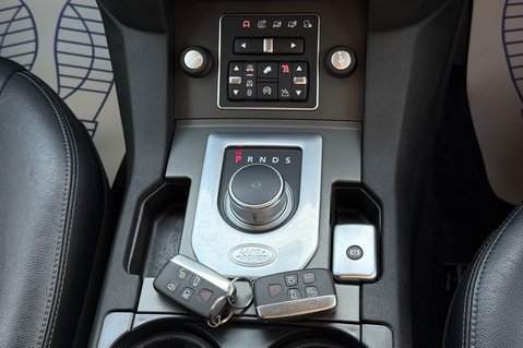 Land Rover Discovery SDV6 SE TECH - ULEZ COMPLIANT -FULL LR SERVICE HISTORY - 9 SERVICES -TOWBAR 10